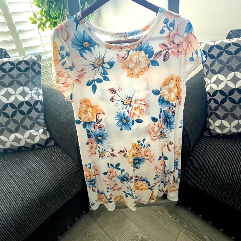Knee length floral print T-shirt dress